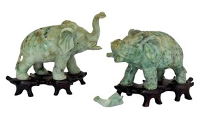 lot 41 image: Pair of Antique Carved Jade Elephant Figurines  Antique Chinese Cheng Lung Dynasty Carved Jade Elephant Figurines