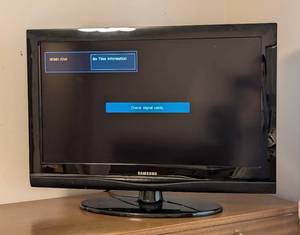 lot 306 image: Samsung 32 TV