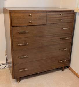 lot 83 image: Vintage Wood Dresser by Rway Furniture