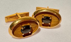 lot 44 image: Pair of 14k Gold Cufflinks