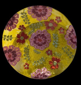lot 240 image: Beautiful Floral Design Round Glass Platter