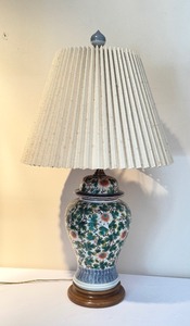lot 249 image: Asian Inspired Decorative Table Lamp