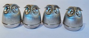 lot 237 image: Two Vintage Mid Century Napier Owl Figurine Salt and Pepper Shakers