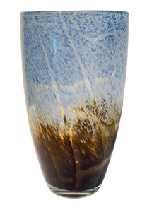 lot 246 image: Vintage Art Glass Style Stylish Vase