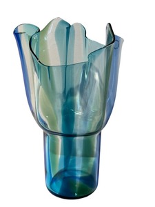 lot 156 image: A Timo Sarpaneva Blossom Glass Vase, Venini, Murano, Italy