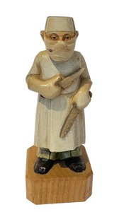 lot 225 image: Vintage Anri Hand Carved Wooden Surgeon Figurine