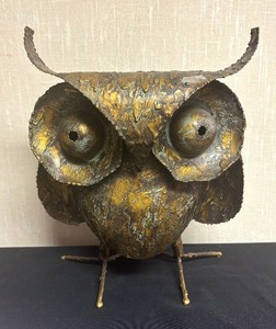 lot 258 image: Vintage Curtis Jere Brutalist Owl Figurine