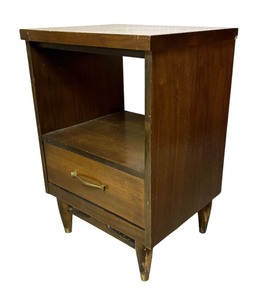 lot 254 image: Mid Century Accent Table  Side Table  Nightstand