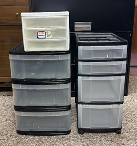 lot 283 image: Assorted Plastic Storage Bins