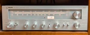 lot 313 image: Philips 784 Hi Fi Receiver