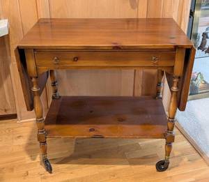 lot 117 image: Vintage Drop Leaf Wood Serving Cart
