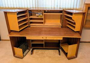 lot 329 image: Mid Century Desk in a Box