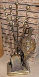 lot 131 image: Vintage Brass Fireplace Tool Set