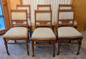 lot 403 image: Vintage Carved Back Dining Chair Set