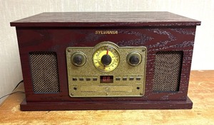 lot 488 image: Nostalgic 5 in 1 Turntable Radio by Sylvania