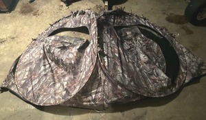 lot 498 image: Camouflage Duck Blind