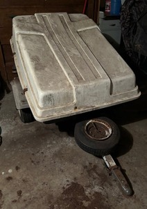 lot 499 image: Covered Trailer