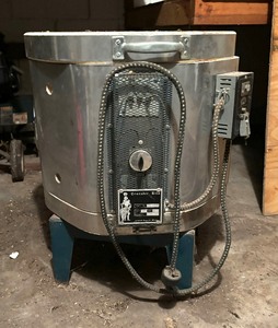 lot 509 image: Crusader Kiln Model 131S