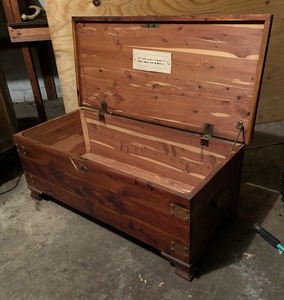 lot 510 image: Tennessee Aromatic Red Cedar Chest  Trunk