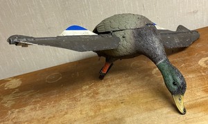 lot 518 image: Tru Motion Duck Decoy  Decor