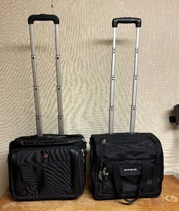lot 525 image: Rolling Bags  Luggage by Swiss Gear and Ciao