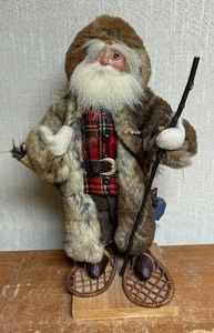 lot 543 image: Northwoods Decorative Santa Figurine