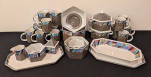 lot 406 image: Rosenthal Scenario Metropol Serving Dishes and Mugs