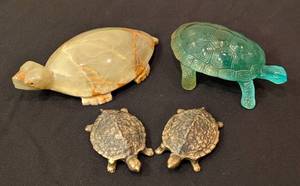 lot 410 image: Stone, Metal and Glass Turtle Figurines