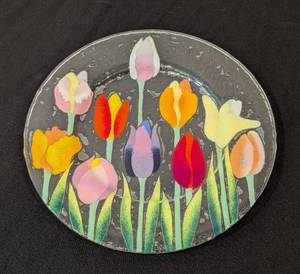 lot 411 image: William McGrath Fused Glass Tulip Plate