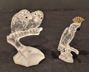 lot 432 image: Pair of Swarovski Crystal Parrot Figurines
