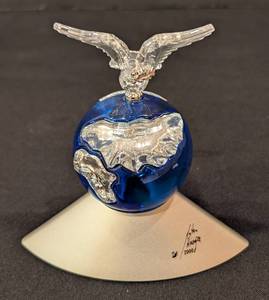 lot 436 image: Swarovski Crystal 2000 Millennium Planet