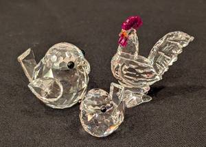 lot 462 image: Swarovski Crystal Chicks and Rooster Figurines