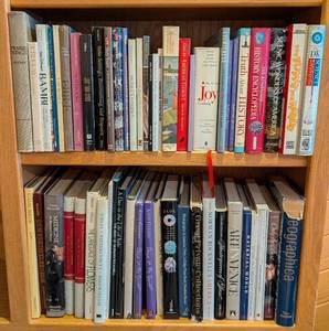 lot 463 image: Variety of Art and History Books