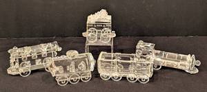 lot 469 image: Swarovski Crystal Train Car Set
