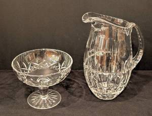 lot 483 image: Crystal Pitcher and Footed Dish