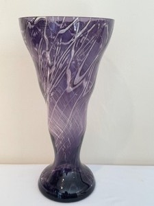 lot 380 image: Vintage Sasaki Crystal Handcrafted Vase