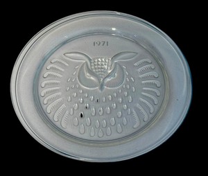 lot 66 image: Lalique Crystal 1971 Annual Plate HIBOU - OWL