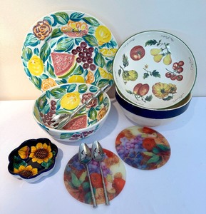 lot 557 image: Colorful Kitchen Finds including a Crate and Barrel Large Platter and Serving Bowl