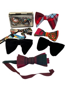lot 553 image: Assorted Bowties