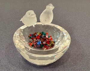 lot 552 image: Swarovski Crystal Bird Bath