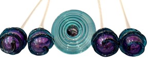 lot 133 image: Rossi Thomas Art Glass Flowers