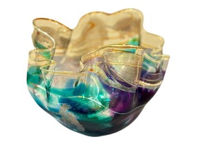 lot 126 image: Scott and Laura Curry Ruffled Art Glass Bowl