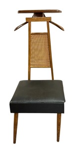 lot 103A image: The Setwell Co. Mid Century Gentlemans Valet Chair