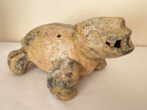 lot 25C image: Primitive Mexican  Columbian Clay Figurine