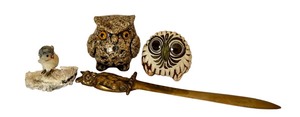 lot 565 image: Collectible Owl Figurines