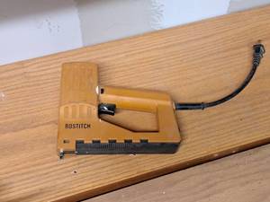 lot 33 image: Bostitch Electric Stapler T5-8