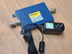 lot 69 image: Wilson Electronics Smart Technology SOHO Wireless Dual-Band Amplifier - Cellular & PCS - 8001900 MHz