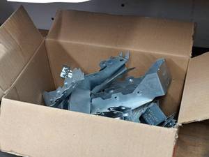 lot 122 image: Lot of (1 Box) Assorted Joist Hangers