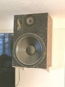 lot 192 image: Lot of (2) Stereo Speakers with 14 Subwoofer