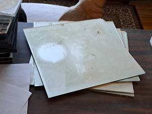 lot 202 image: Lot of (5) Mirrored Glass Pieces 18x12x12